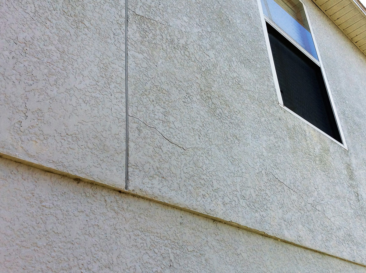 Stucco Cracks When To Worry Burnett Law P A   Stucco Lawyers Florida 05 